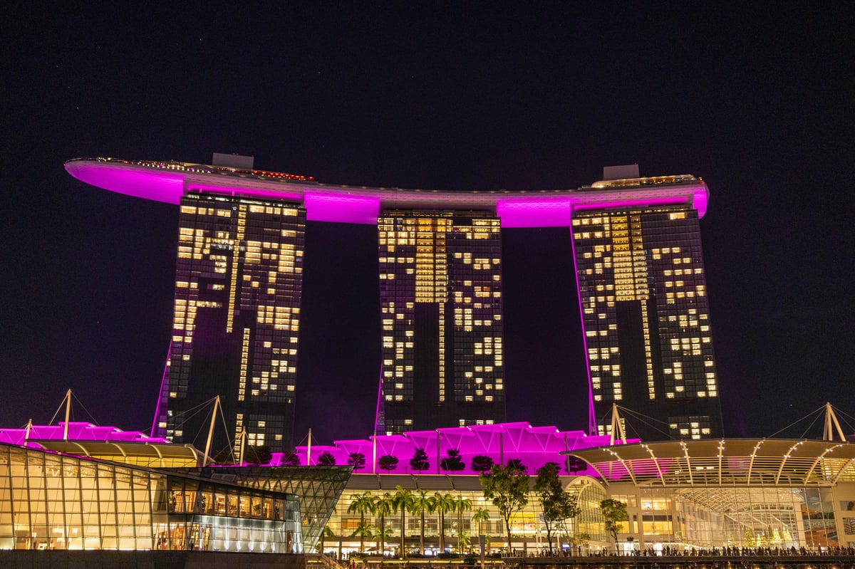 Singapore Marina Bay Skyline bei Nacht